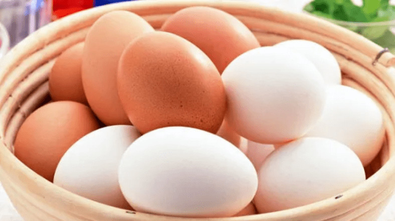লাল ডিম না সাদা ডিম, কোনটির পুষ্টিগুণ বেশি?