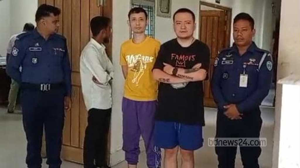 খাগড়াছড়িতে দুই চীনা নাগরিকসহ গ্রেপ্তার ৩