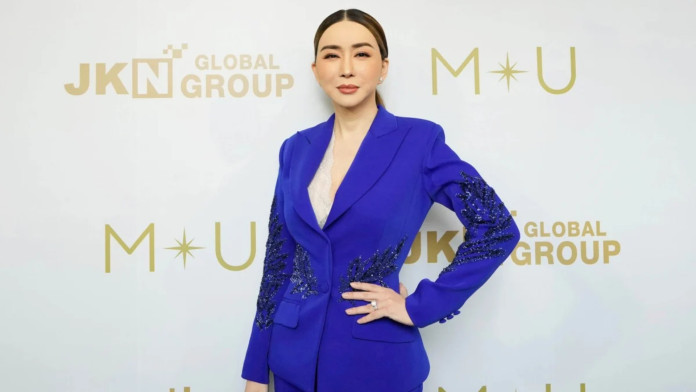 মিস ইউনিভার্সের মালিকের বিরুদ্ধে গ্রেফতারি পরোয়ানা