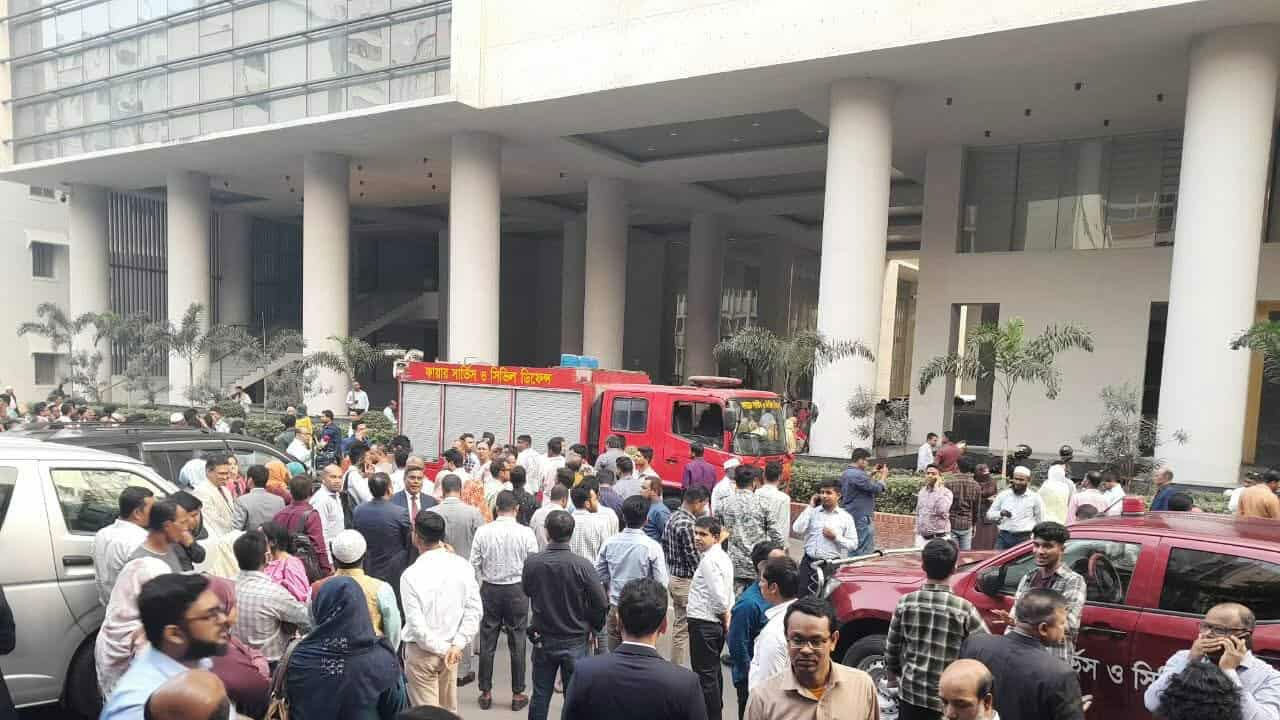 সচিবালয়ের নতুন ভবনে ধোঁয়া, আতঙ্ক