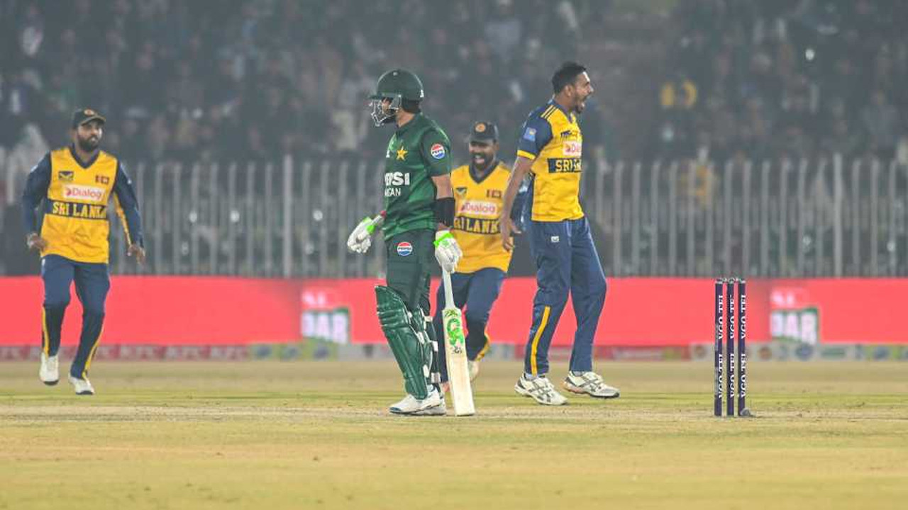 রোমাঞ্চকর লড়াইয়ে পাকিস্তানকে হারিয়ে ফাইনালে শ্রীলঙ্কা
