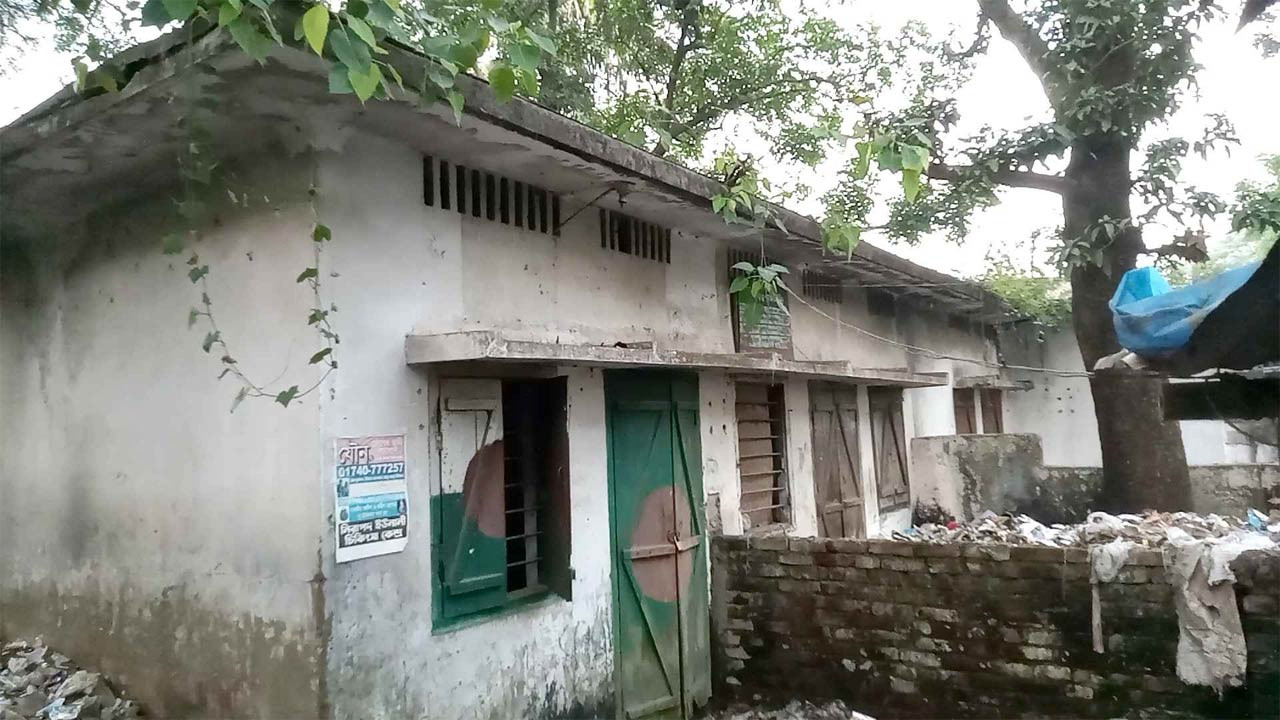 জয়পুরহাটের ২৭ কৃষি পরামর্শ কেন্দ্রের অবস্থা নড়বড়ে, চাষিদের কার্যক্রম বন্ধ 