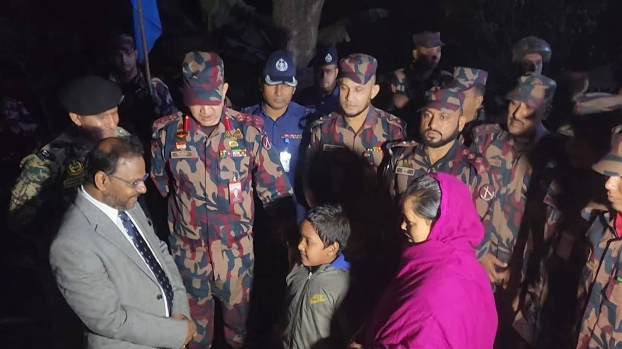 সোনামসজিদ সীমান্তে পুশইনের শিকার ভারতীয় নারীকে বিএসএফ’র কাছে হস্তান্তর