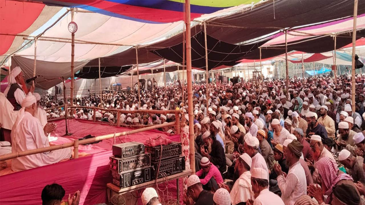 বগুড়ার ধুনটে আখেরী মোনাজাতে মাধ্যমে ইজতেমা সমাপ্ত