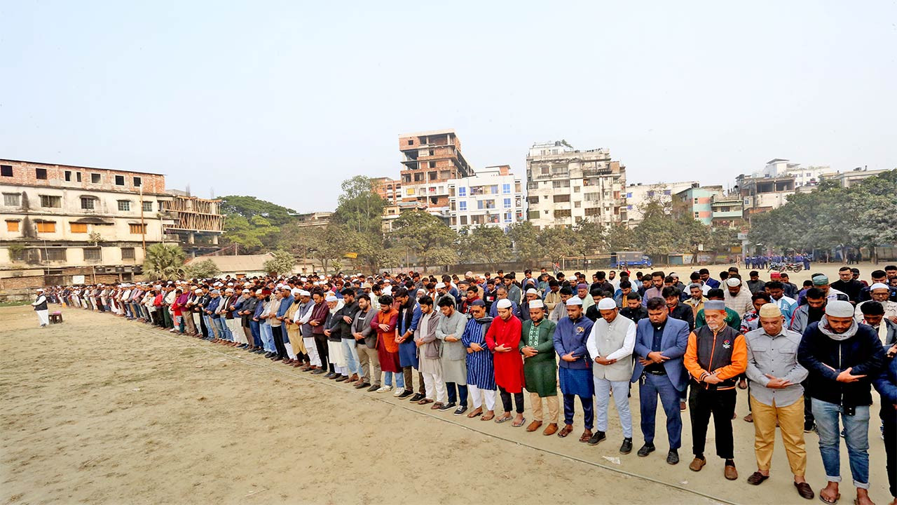 বগুড়ায় শহিদ হাদির গায়েবানা জানাজায় মানুষের ঢল