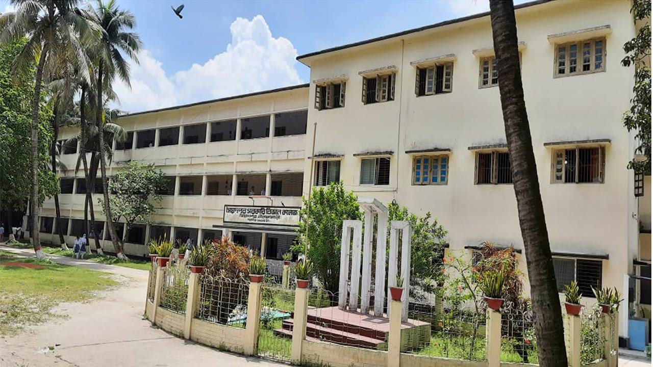 নীলফামারীর সৈয়দপুর সরকারি বিজ্ঞান কলেজ থেকে মেডিকেলে ভর্তির সুযোগ পেল ৪৯ শিক্ষার্থী