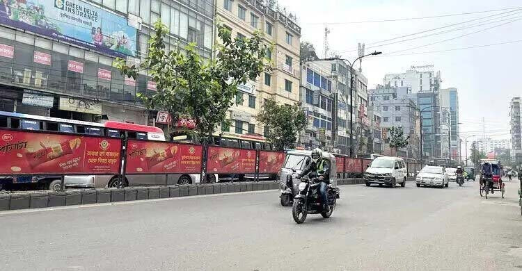 আজ বায়ুদূষণে দিল্লির পরই ঢাকা