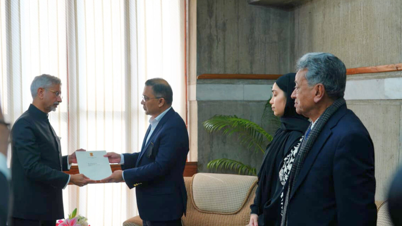 তারেক রহমানের হাতে শোকবার্তা তুলে দিলেন ভারতের পররাষ্ট্রমন্ত্রী