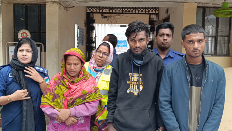 ঝিনাইদহে ইয়াবাসহ আটক ৩