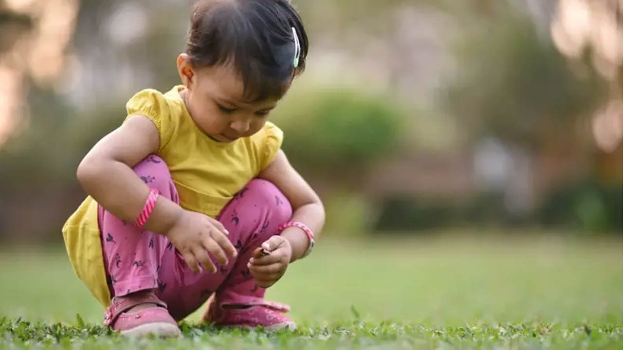 নবীজি (সা.) যে সময় শিশুদের বাইরে রাখতে নিষেধ করেছেন