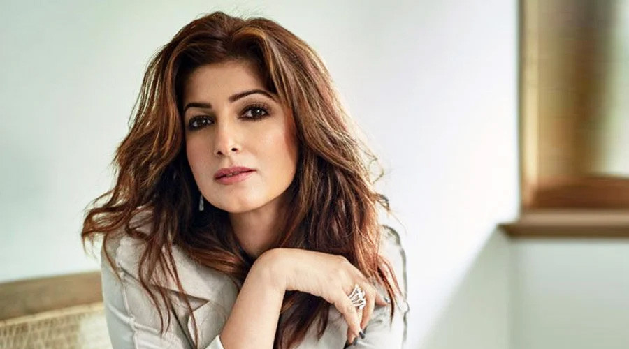 পরকীয়া নিয়ে টুইঙ্কলের মন্তব্য, সামাজিক মাধ্যমে বিতর্ক