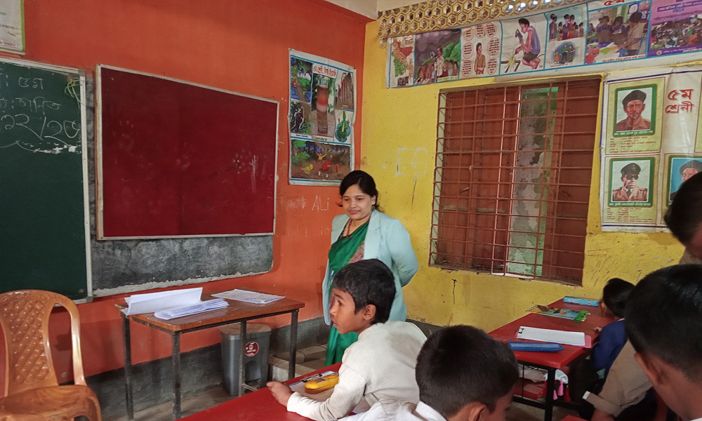 শ্রীবরদীতে শ্রেণিকক্ষের তালা ভেঙে বার্ষিক পরীক্ষা নিলেন ইউএনও