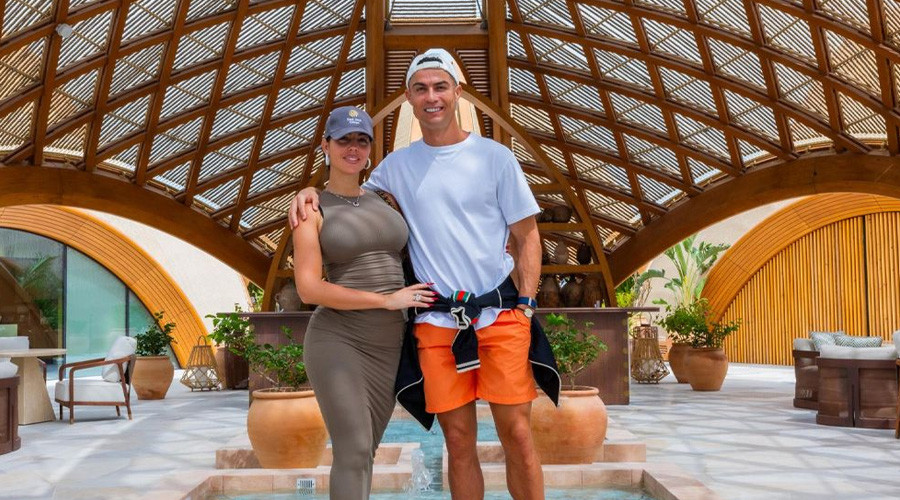 লোহিত সাগর তীরে বিলাসবহুল দ্বীপে রোনালদোর দুই ভিলা