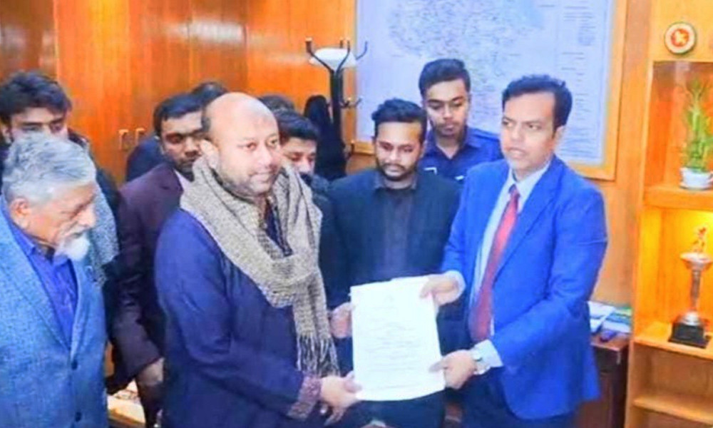 বরিশাল-৩ আসনে মনোনয়নপত্র দাখিল করলেন ব্যারিস্টার ফুয়াদ