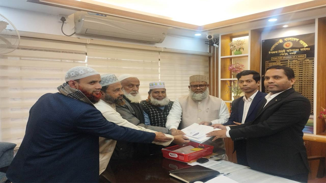 বগুড়া-৫ আসনে জামায়াত প্রার্থী দবিবুর রহমানের মনোনয়নপত্র সংগ্রহ