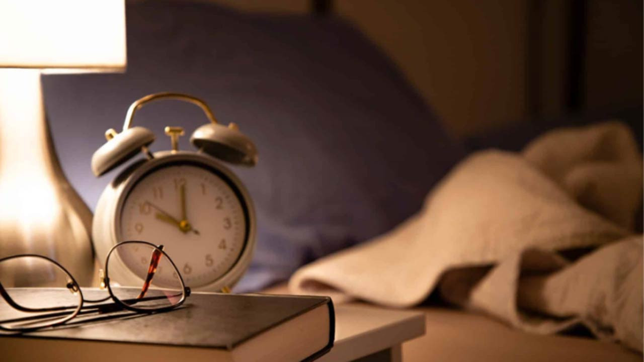 অপর্যাপ্ত ঘুমের কারণে বাড়ছে স্বাস্থ্যঝুঁকি, সতর্ক করছেন বিশেষজ্ঞরা
