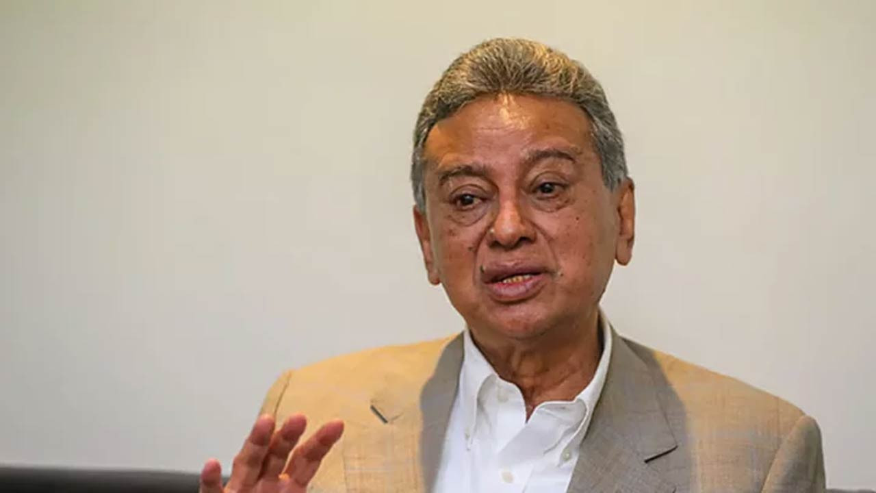 তারেক রহমানের দেশে ফেরা–না ফেরায় রাজনীতি বা নির্বাচনে কোনো প্রভাব পড়বে না, বিএনপির স্থায়ী কমিটির সদস্য আমীর খসরু মাহমুদ চৌধুরীর এ বক্তব্যে আপনি কি একমত?