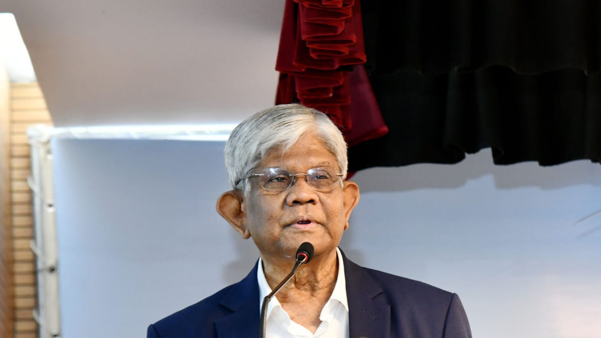 অর্থ পাচারকারীদের সামাজিকভাবে ঘৃণার আহ্বান অর্থ উপদেষ্টার 