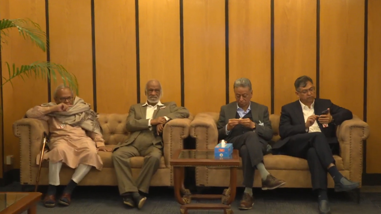 তারেক রহমানকে বরণ করলেন বিএনপি’র স্থায়ী কমিটির নেতারা