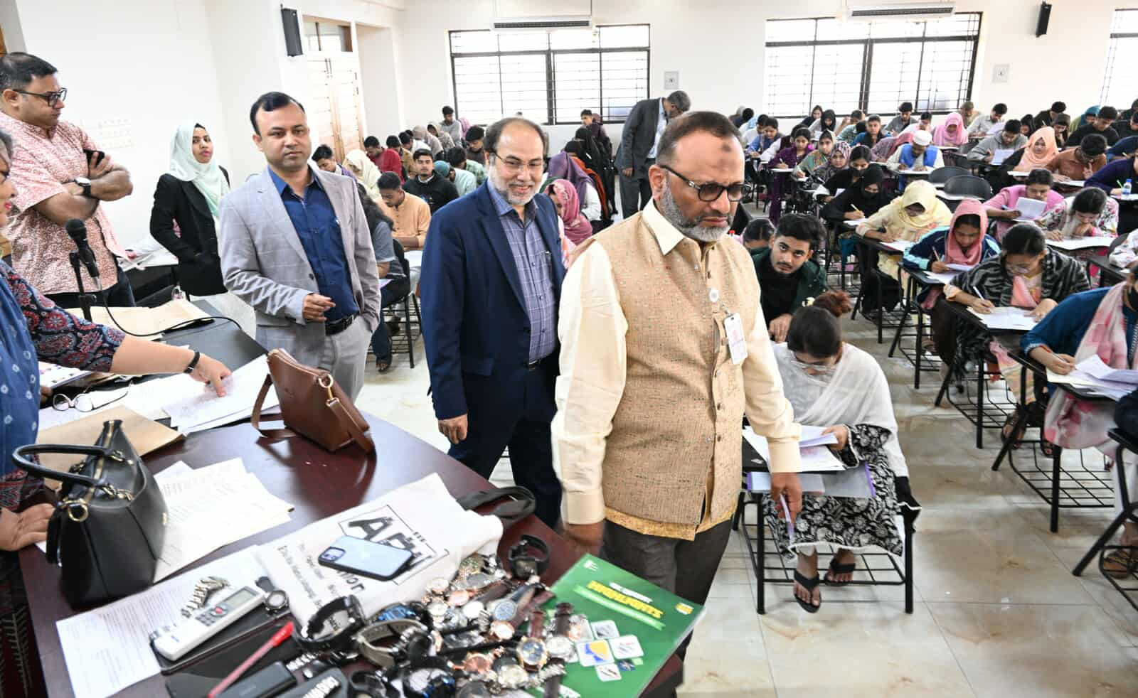 ঢাবির কলা, আইন ও সামাজিক বিজ্ঞান ইউনিটের ভর্তি পরীক্ষা অনুষ্ঠিত