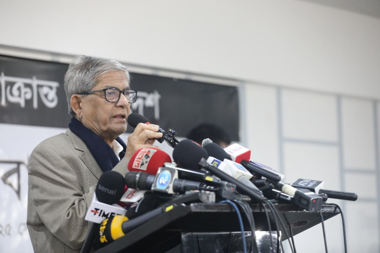 শুধু সচেতন হলে চলবে না, রুখে দাঁড়াতে হবে : মির্জা ফখরুল