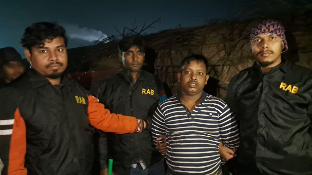 হাদিকে হত্যাচেষ্টা: ফয়সালের সহযোগী কবির ৭ দিনের রিমান্ডে