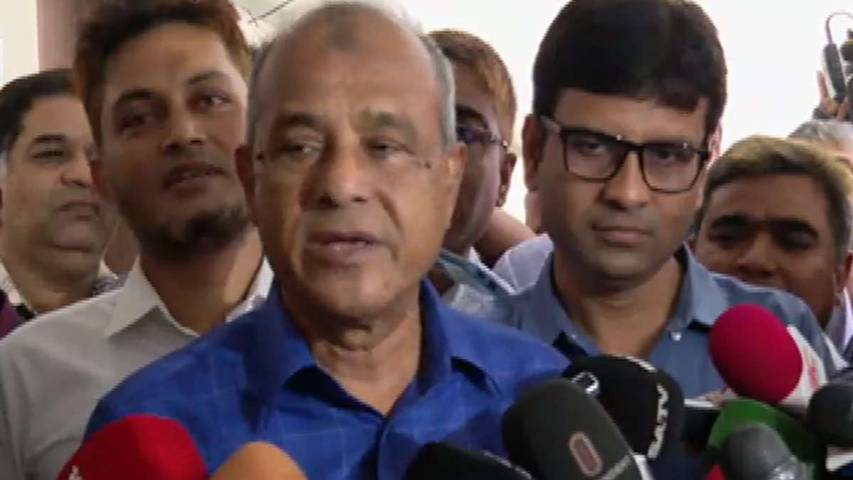 বাংলাদেশে কারও কোনো নিরাপত্তার শঙ্কা নেই : স্বরাষ্ট্র উপদেষ্টা