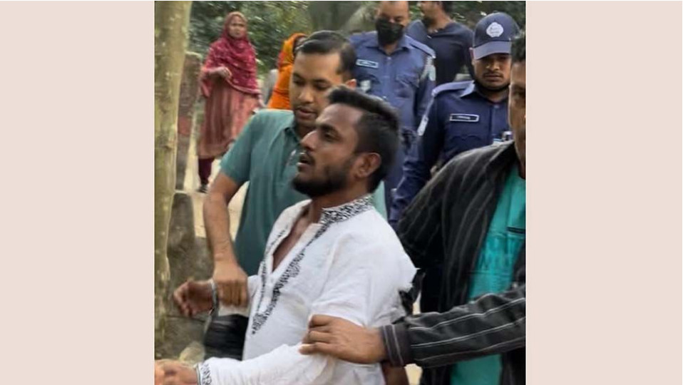 হাদির মৃত্যুতে ফেসবুকে বিতর্কিত পোস্ট, আ.লীগ কর্মী আটক