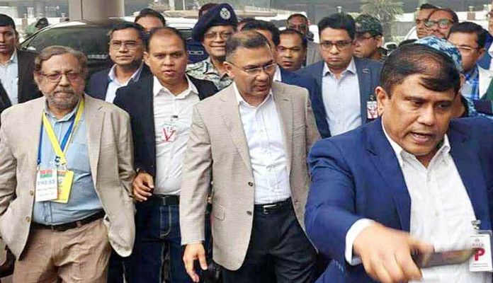 মাকে দেখতে এভারকেয়ারে তারেক রহমান