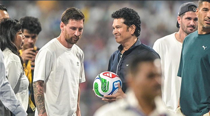 ফুটবল রাজা ও ক্রিকেট কিংবদন্তির মহামিলন