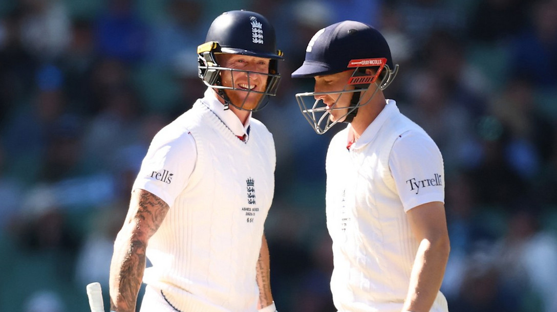 অস্ট্রেলিয়ার মাটিতে ১৫ বছর পর অদ্ভুত টেস্ট জয় ইংল্যান্ডের