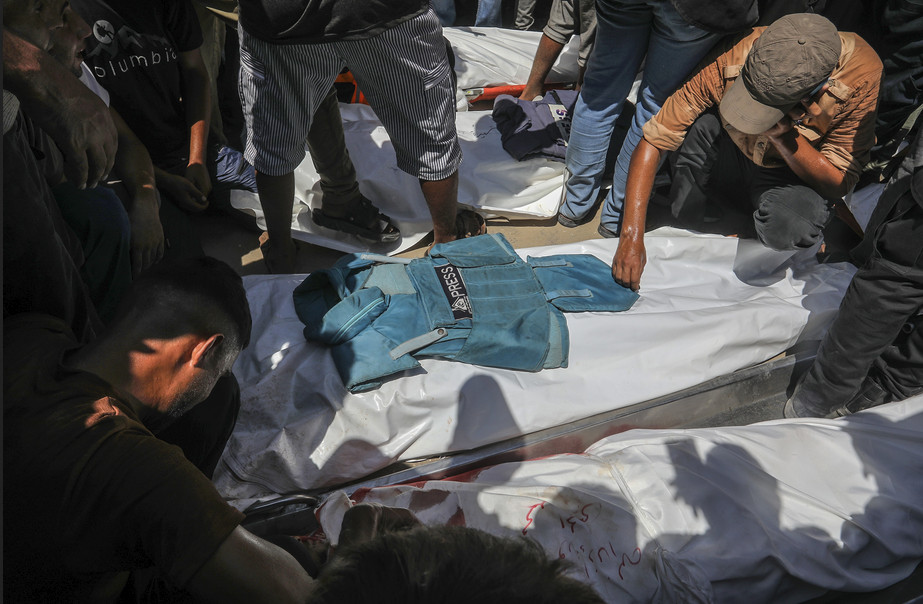 সাংবাদিক-শিশুসহ গাজায় আরও ৫ ফিলিস্তিনিকে হত্যা