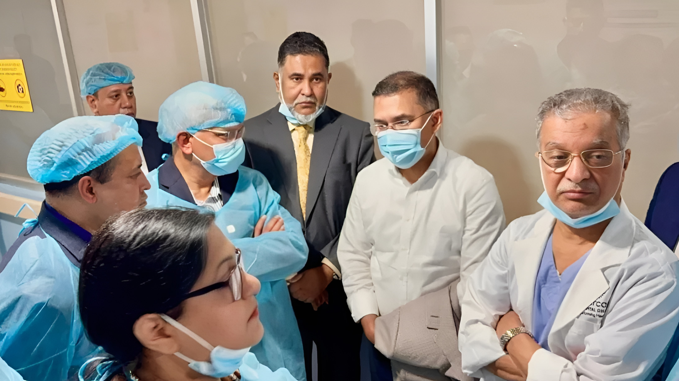 মাকে দেখতে এভারকেয়ার হাসপাতালে তারেক রহমান