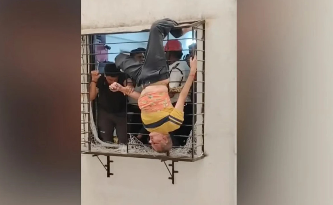 ঘুমের মধ্যেই ১১তলা থেকে পড়ে গেলেন বৃদ্ধ