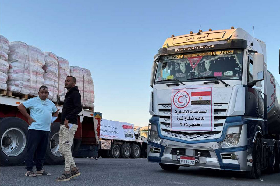 বৈরি আবহাওয়ায় বিপর্যস্ত গাজা, সাহায্য সরবরাহে বাধা ইসরায়েলের