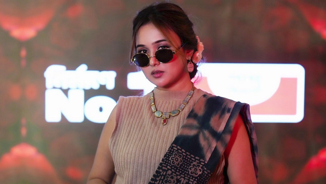 এই দেশে সব অবস্থায় চুপ থাকাই নাকি বুদ্ধিমানের কাজ : চমক