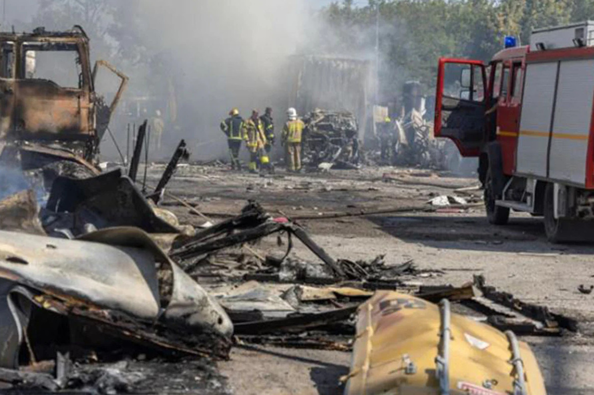 রাশিয়ার ড্রোন ও ক্ষেপণাস্ত্র হামলায় ইউক্রেন জুড়ে বিদ্যুৎ বিভ্রাট