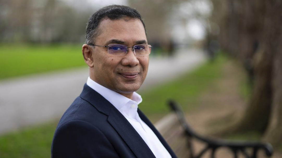 তারেক রহমানের ফ্লাইট থেকে সরিয়ে নেয়া হলো দুই কেবিন ক্রু