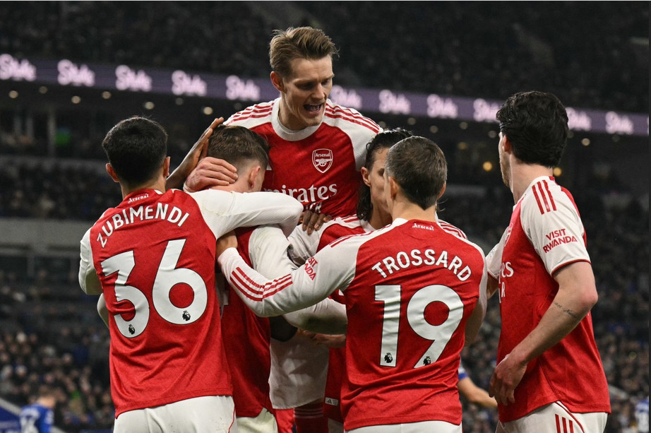 পয়েন্ট টেবিলের শীর্ষে ফিরলো আর্সেনাল