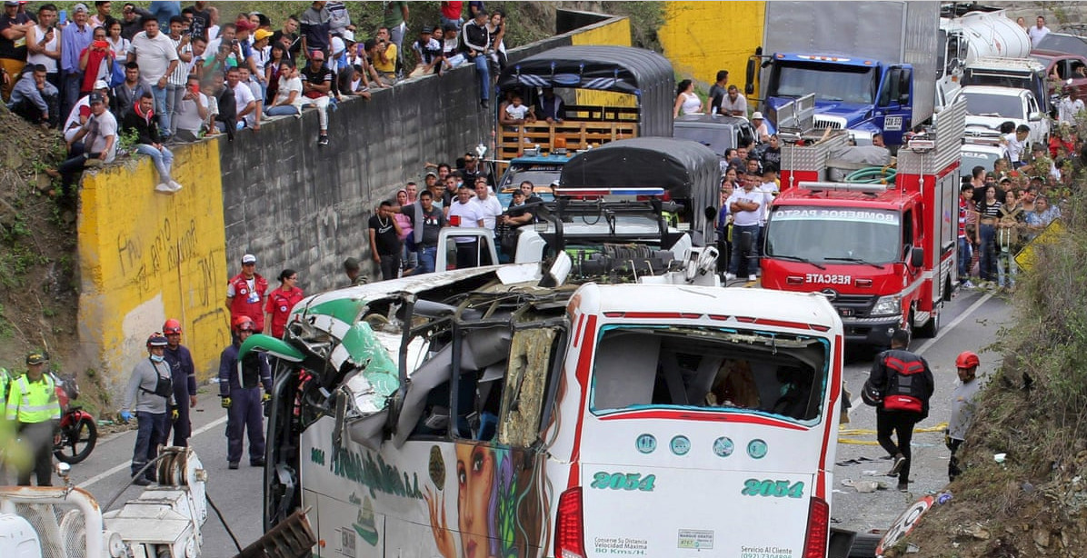 কলম্বিয়ায় স্কুলবাস দুর্ঘটনায় নিহত ১৭, আহত ২০
