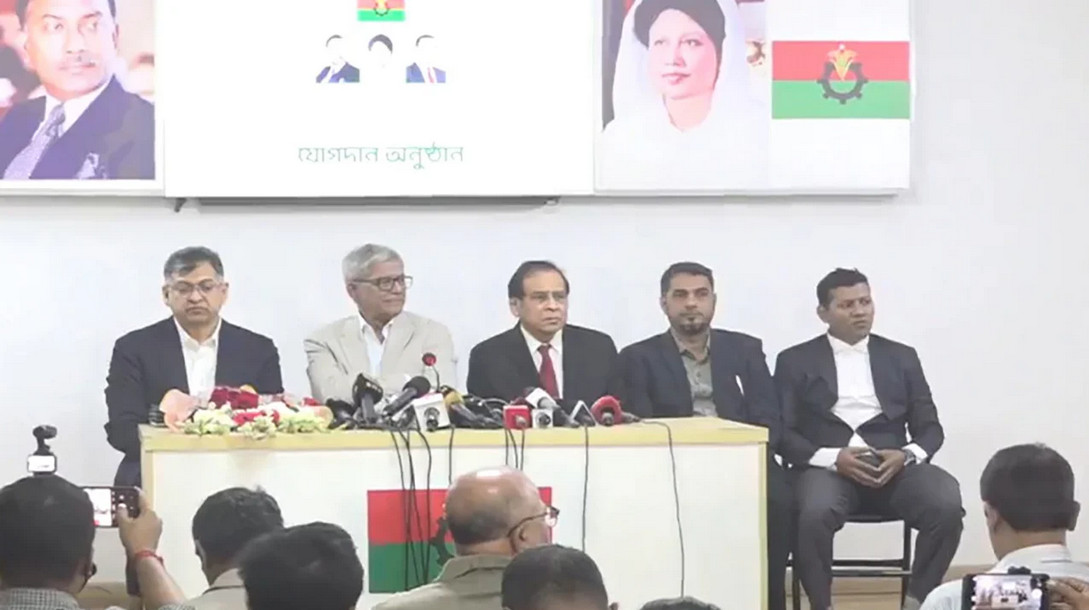 আনুষ্ঠানিকভাবে বিএনপিতে যোগ দিলেন রেজা কিবরিয়া