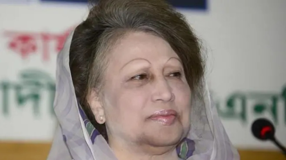 নিবিড় পর্যবেক্ষণে খালেদা জিয়া : মায়ের জন্য দোয়া চাইলেন তারেক রহমান