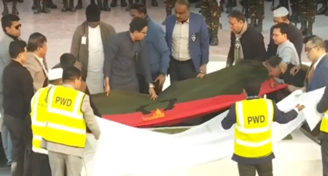 স্বামীর পাশে চিরনিদ্রায় শায়িত ‘আপসহীন নেত্রী’ বেগম খালেদা জিয়া