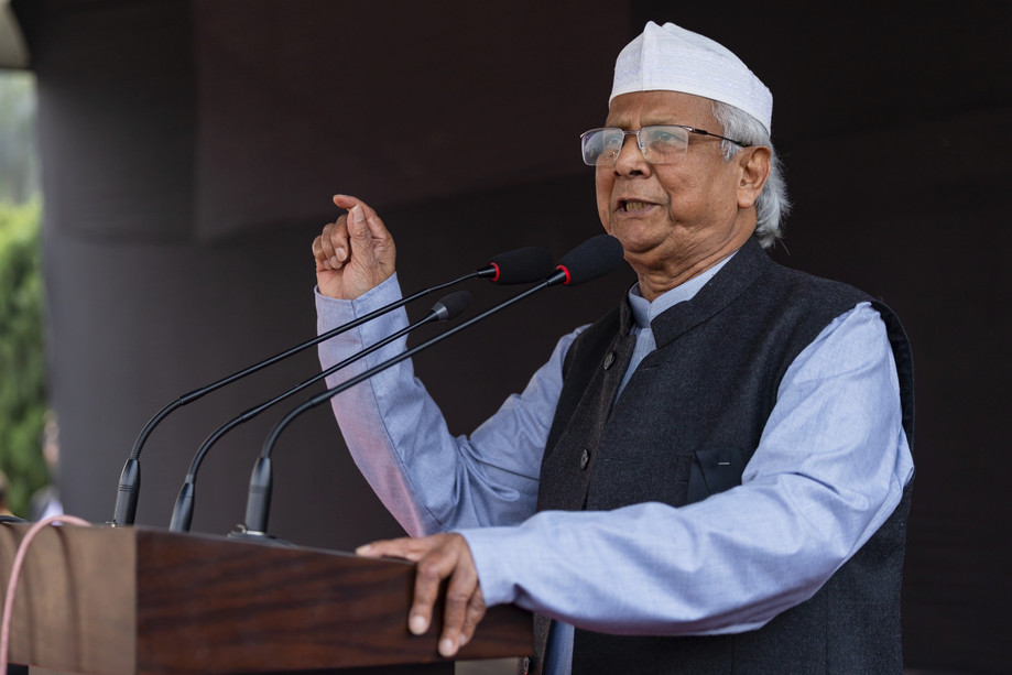 বাংলাদেশ যত দিন থাকবে, হাদি আমাদের মধ্যে থাকবে : প্রধান উপদেষ্টা