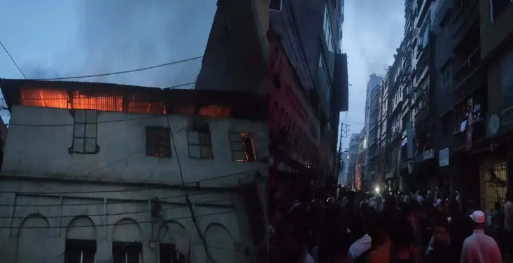 চকবাজারে আবাসিক ভবনে আগুন, নিয়ন্ত্রণে ৭ ইউনিট