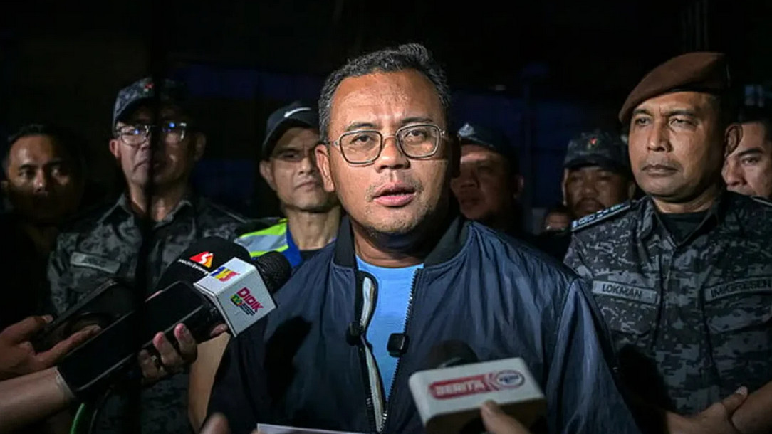 যৌথ অভিযানে মালয়েশিয়ায় ৭৯ বাংলাদেশি আটক