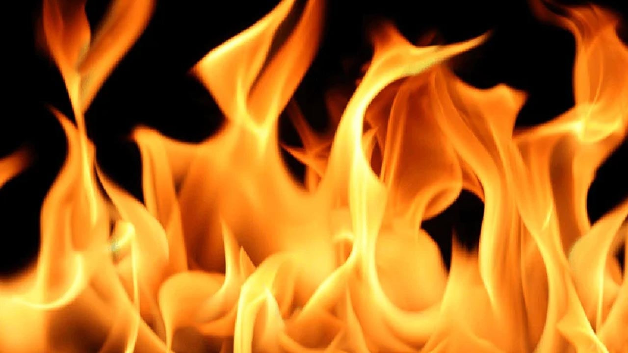 চট্টগ্রামে বস্তির আগুন নিয়ন্ত্রণে