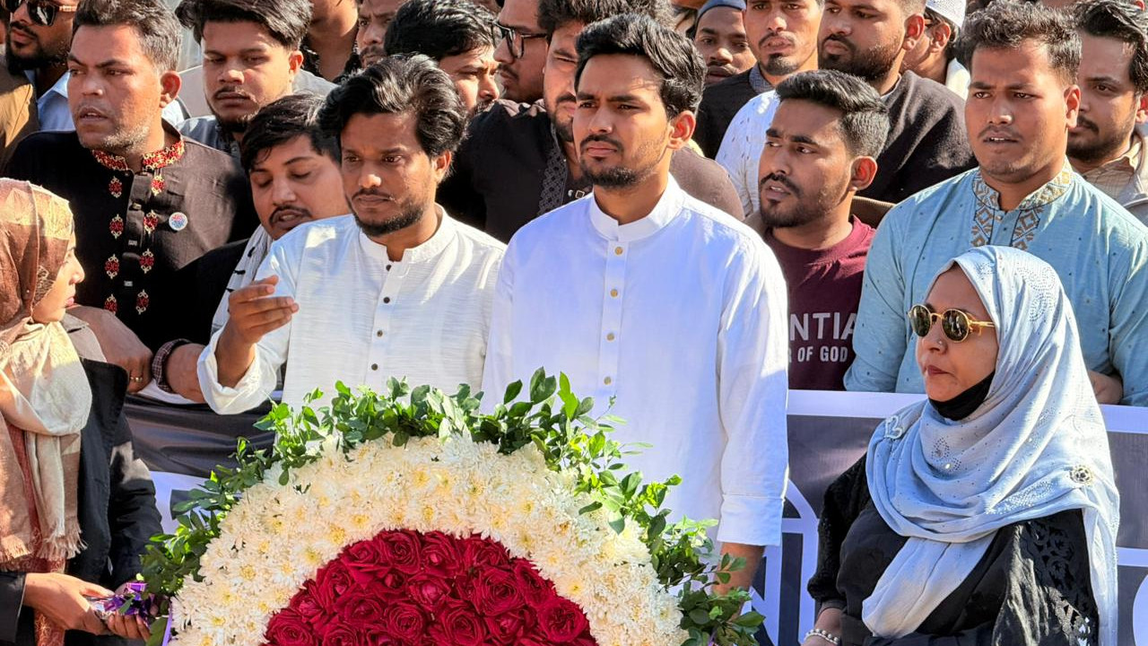 একাত্তরের মতোই দেশকে মেধাশূন্য করার চেষ্টা চলছে : আসিফ মাহমুদ