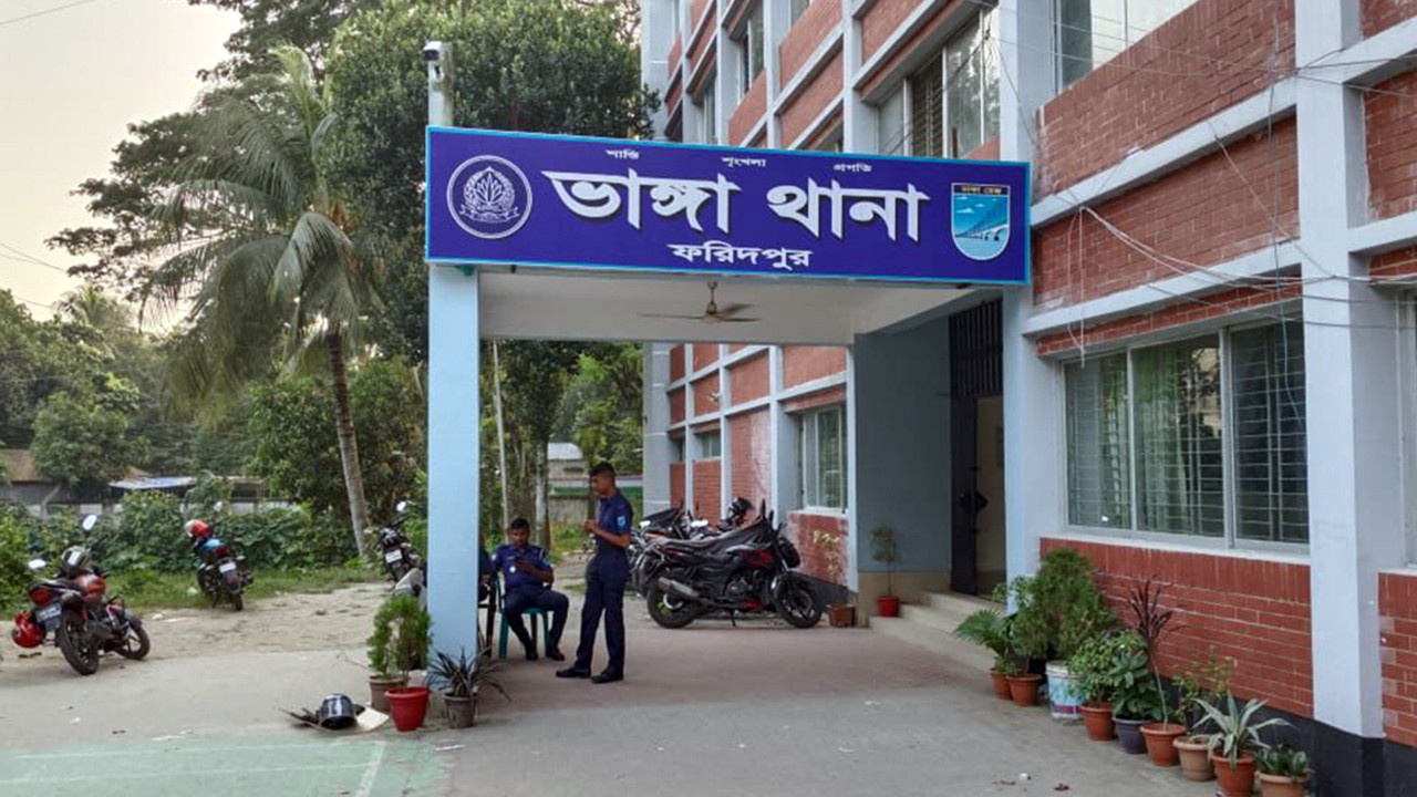 ভাসুর নিহত, বটির কোপ দিয়েছে ভাবি