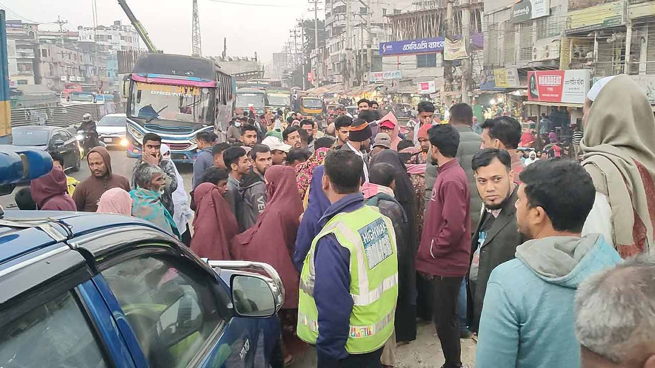 নরসিংদীতে ট্রাকচাপায় নারী নিহত